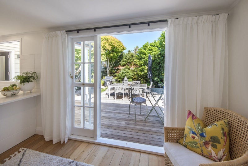 37 Kiwi Road, Stanley Point, Auckland - Carousel 2