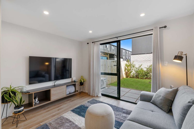 5/119 Bruce McLaren Road, Henderson, Auckland - Carousel 1