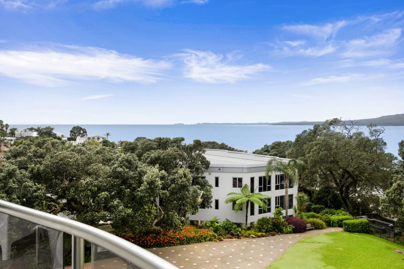 4C/173 Hurstmere Road, Takapuna, Auckland - Carousel 1