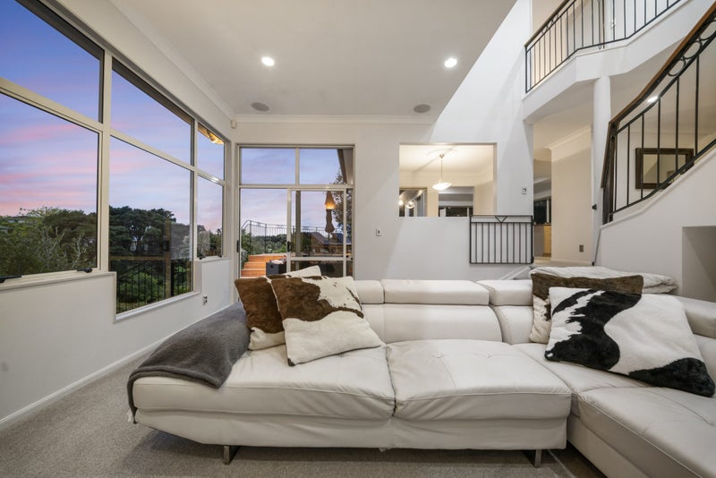 34 Vermeer Place, West Harbour, Auckland - Carousel 1