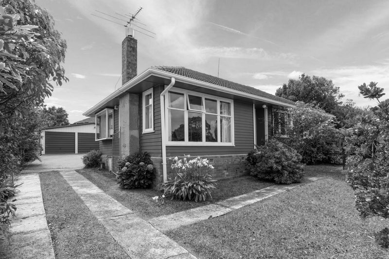 65 Kervil Avenue, Te Atatu Peninsula, Auckland - Carousel 1