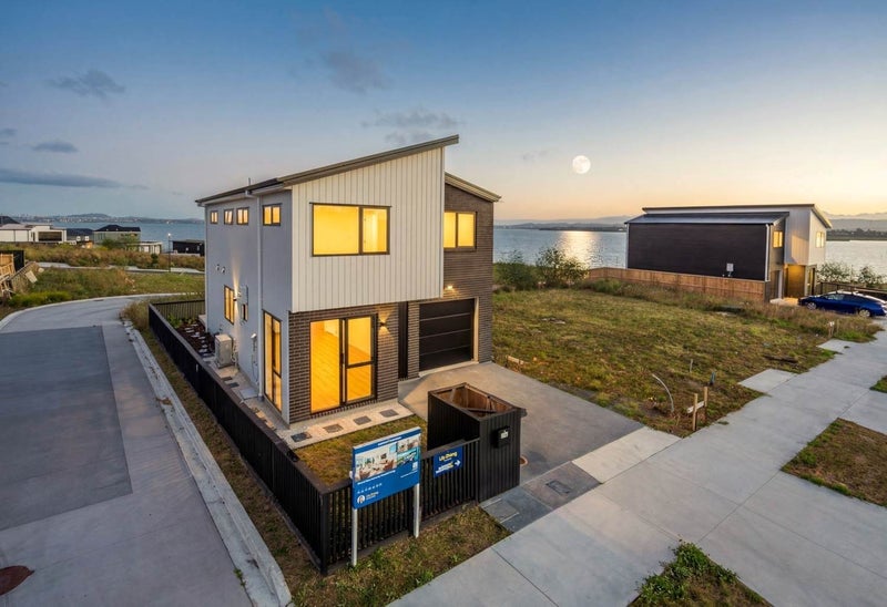 74 Picnic Point Road, Hobsonville, Auckland - Carousel 1