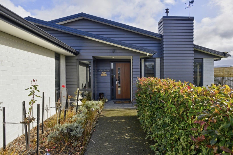 2 Devon Lane, Carterton - Carousel 25