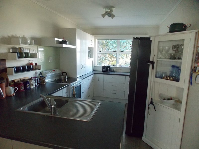 45 Sutherland Crescent, Westbrook, Palmerston North - Carousel 23