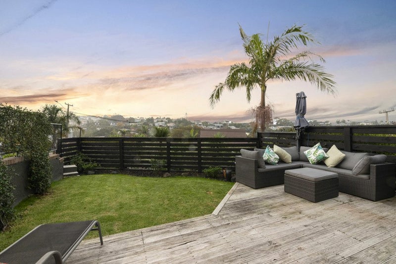 2/38 Penzance Road, Mairangi Bay, Auckland - Carousel 2