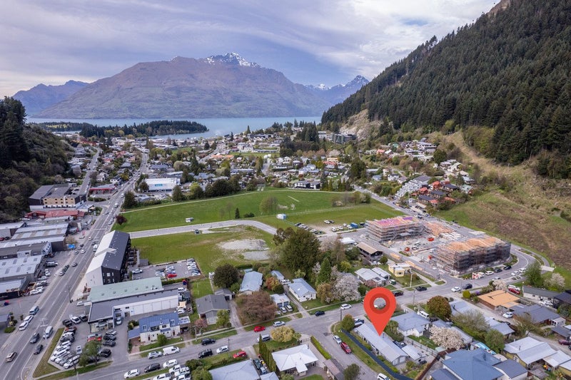 21 Sawmill Road, Queenstown, Queenstown - Carousel 1