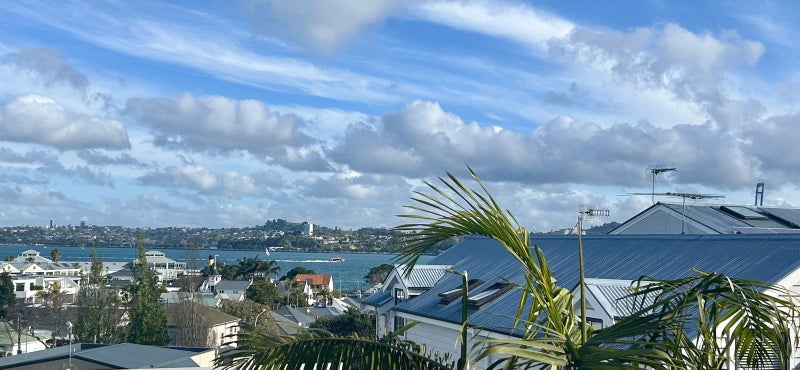 2/9 Calliope Road, Devonport, Auckland - Carousel 2