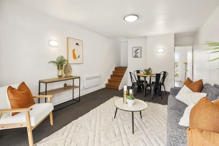 8/6 Kaikoura Street, Maupuia, Wellington - Carousel 1