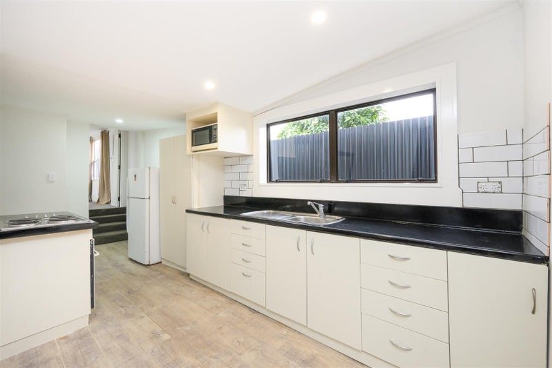 140 Broadway, Marton, Marton - Carousel 2