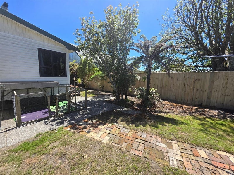 82 Bealey Street, Hokitika - Carousel 24