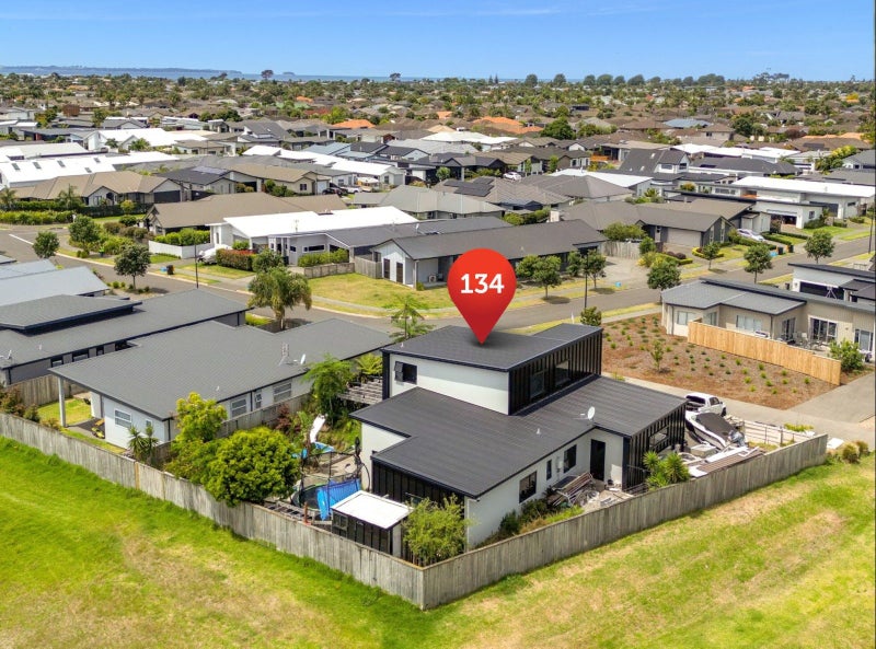 134 Coast Boulevard, Papamoa Beach, Papamoa - Carousel 1