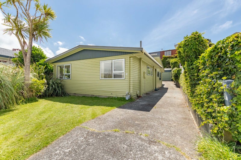 78 Stewart Drive, Newlands, Wellington - Carousel 1