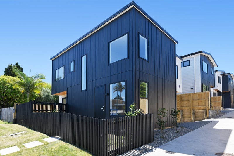 51A Chartwell Avenue, Glenfield, Auckland - Carousel 1