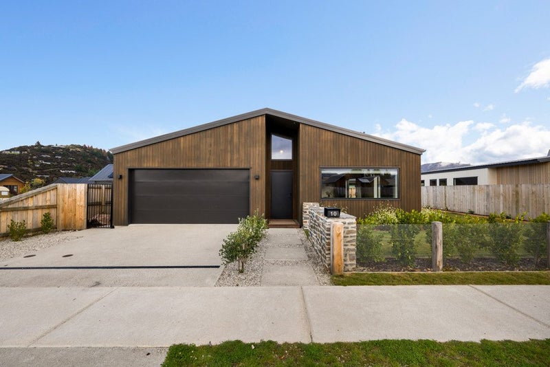 10 Onyx Street, Albert Town, Wānaka - Carousel 1