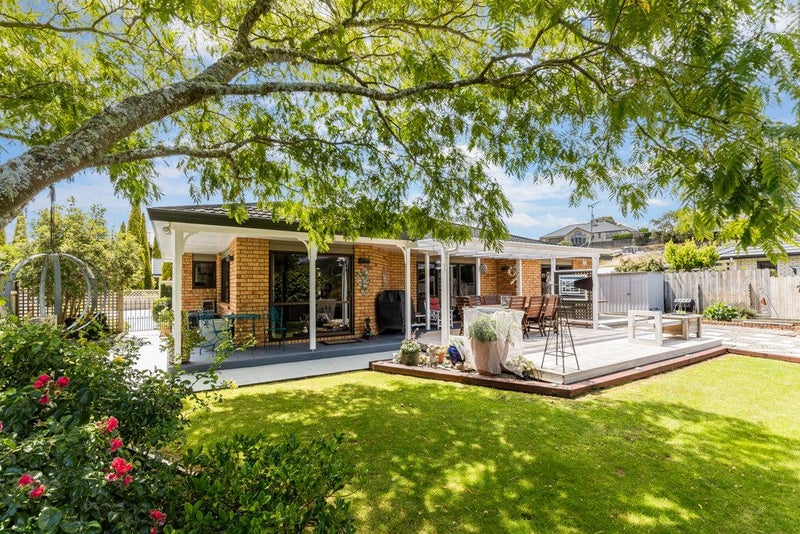 41 Clearwater Terrace, Brown Owl, Upper Hutt - Carousel 2