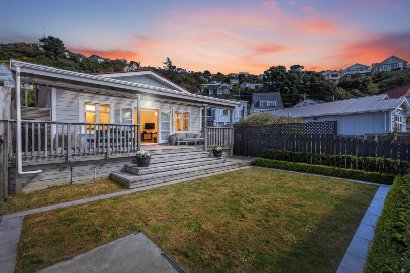 3 Endeavour Street, Lyall Bay, Wellington - Carousel 1