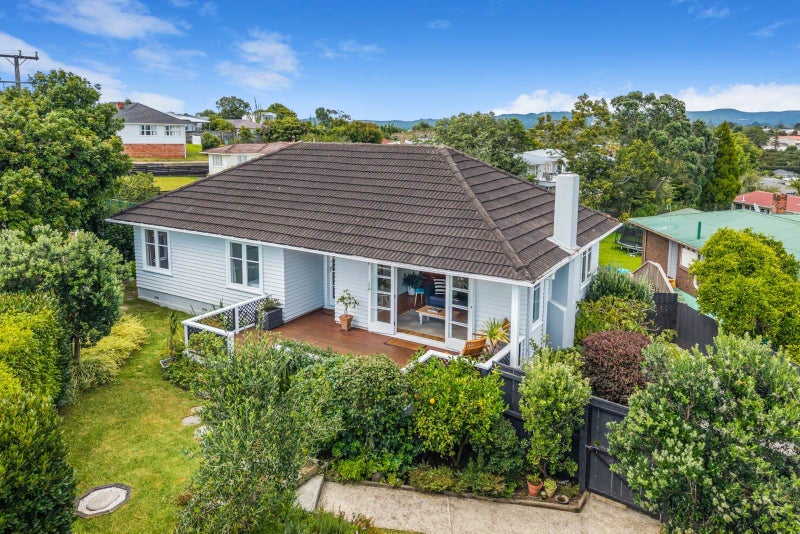 2 Quiet Street, Te Atatu South, Auckland - Carousel 24