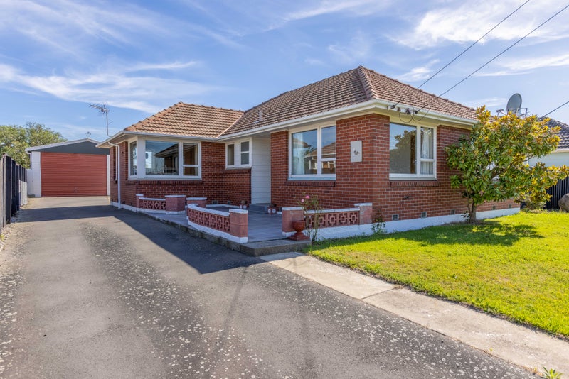 15 Carisbrooke Street, Aranui, Christchurch - Carousel 1