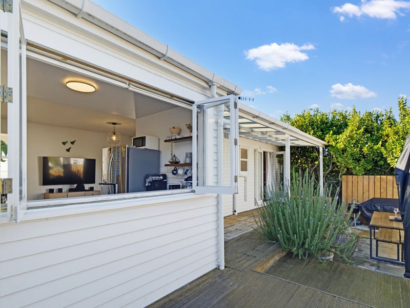 11 Rutherford Road, Marewa, Napier - Carousel 1