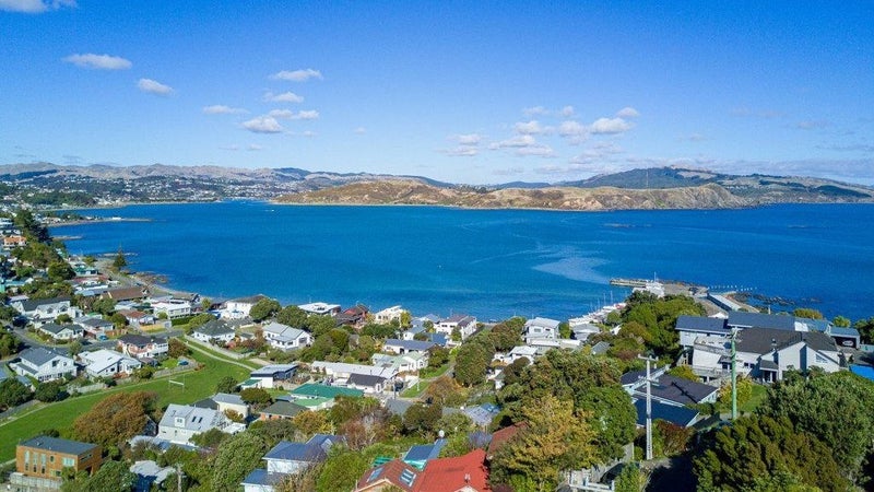 30 Gordon Road, Plimmerton, Porirua - Carousel 1