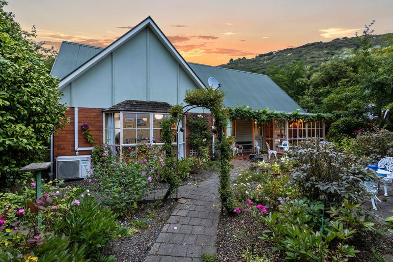 58 Bowenvale Avenue, Cashmere, Christchurch - Carousel 1