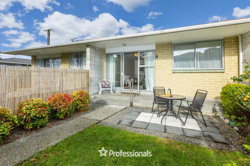 2/16 RIVERBANK ST, CENTRAL, UPPER HUTT - Carousel 1
