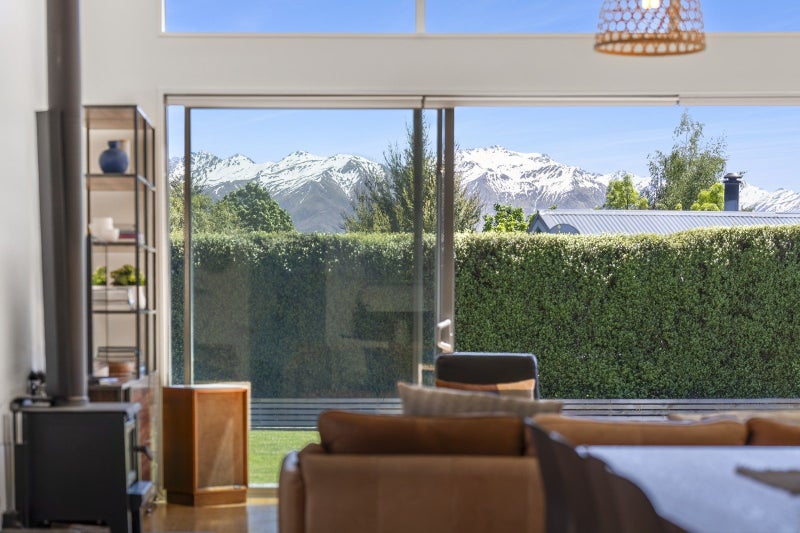 12 Aspinall Street, Wanaka - Carousel 2