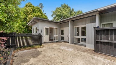 11A Orcades Place, Lynfield, Auckland - Carousel 1