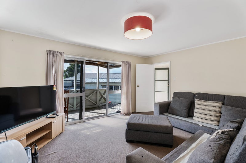 16 Stoll Place, Clendon Park, Auckland - Carousel 2