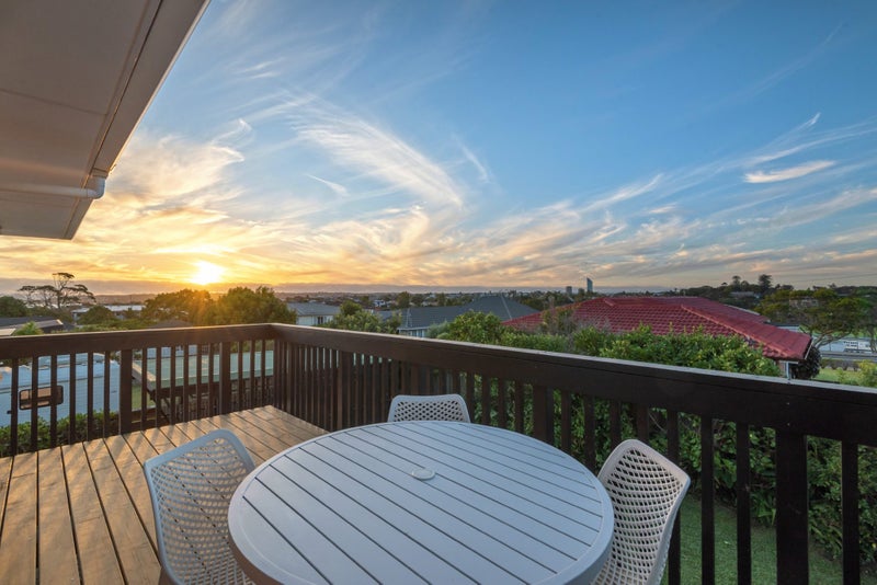 2/12 Westwell Road, Belmont, Auckland - Carousel 2