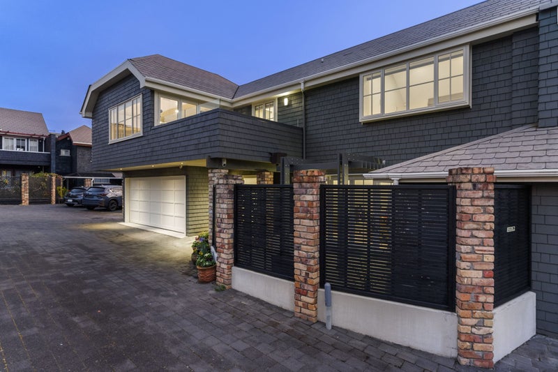 2/33 Ronaki Road, Mission Bay, Auckland - Carousel 2