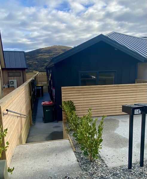14 Howden Drive, Jacks Point, Queenstown - Carousel 1