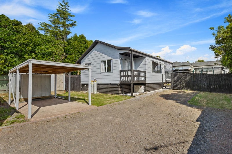 2/4 Kahikatea Place, Ranui, Auckland - Carousel 1