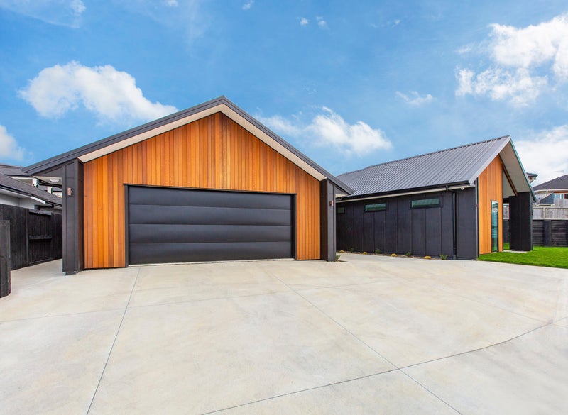 Property Valuation for 8 Rose Berry Crescent, Flagstaff, Hamilton