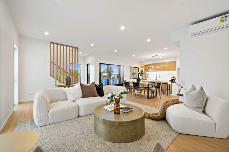 17C Walmer Road, Point Chevalier, Auckland - Carousel 2