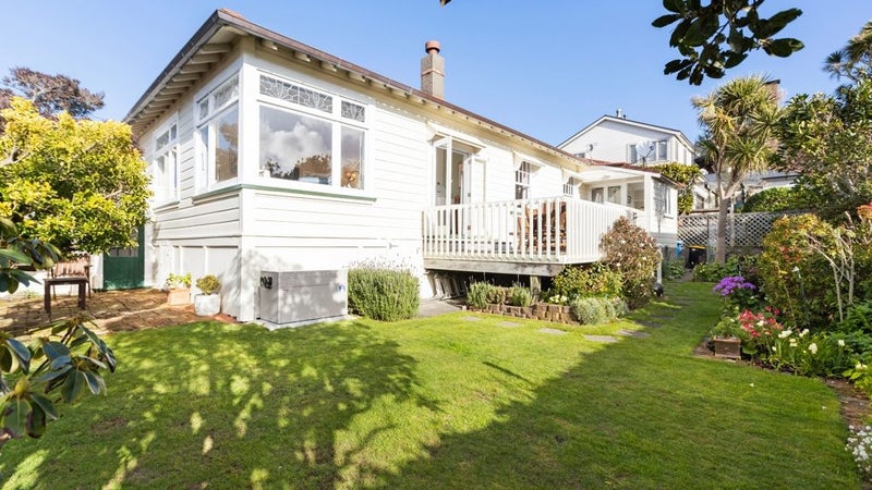 68 Pitt Street, Wadestown, Wellington - Carousel 1