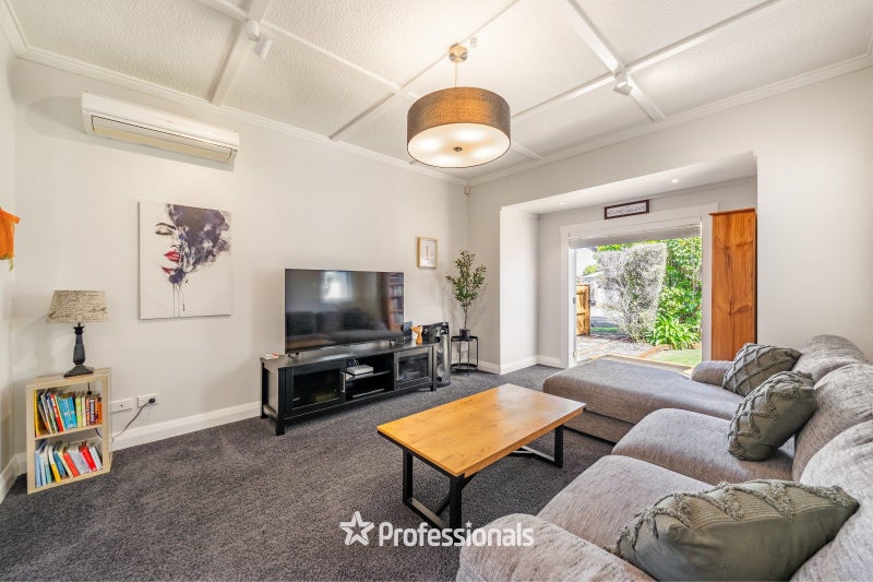 2/17 Beaumont Avenue, Alicetown, Lower Hutt - Carousel 2