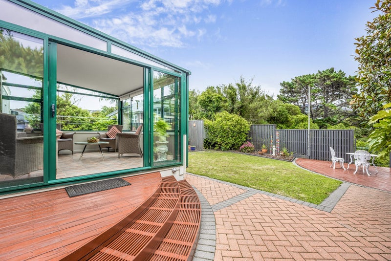 25 Raumati Terrace, Khandallah, Wellington - Carousel 1