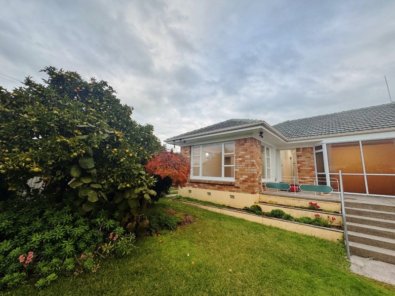 10 Johnsview Terrace, Hillcrest, Hamilton, Waikato - Carousel 2