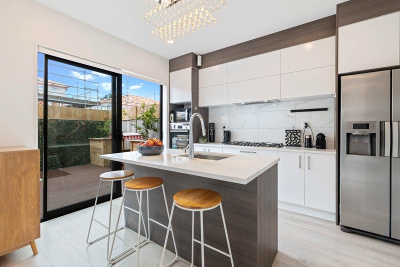 61D Hillcrest Road, Papatoetoe, Auckland - Carousel 1