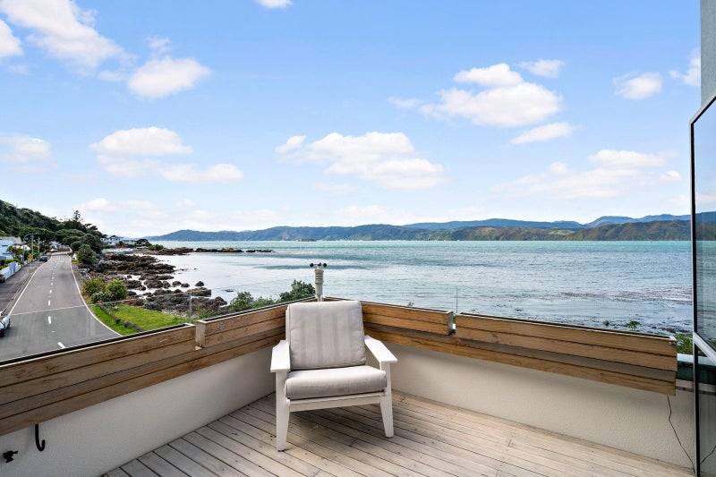 4/275 Karaka Bay Road, Karaka Bays, Wellington - Carousel 2