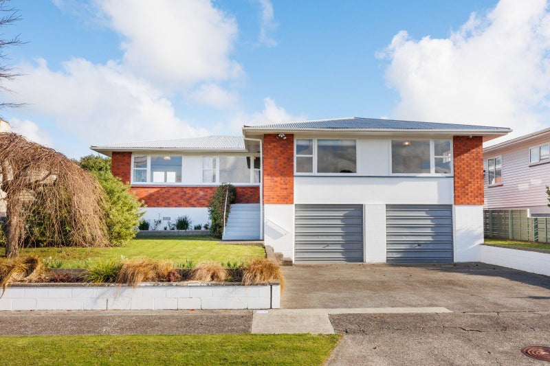37 Epsom Road, Hokowhitu, Palmerston North - Carousel 1
