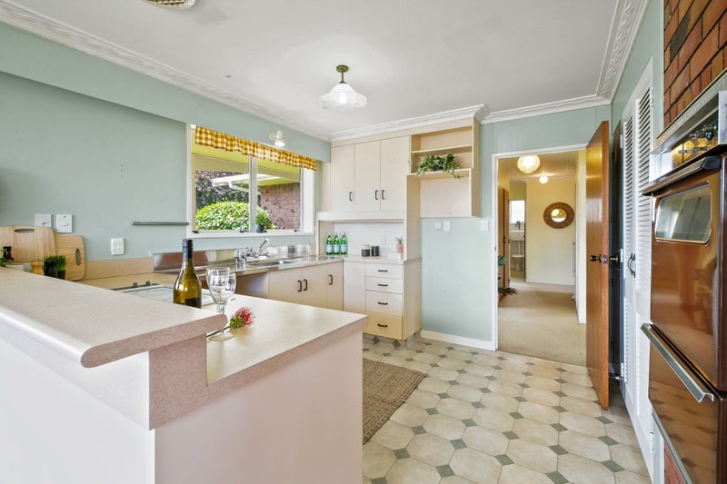 7 Bushview Place, Upper Vogeltown, New Plymouth - Carousel 2