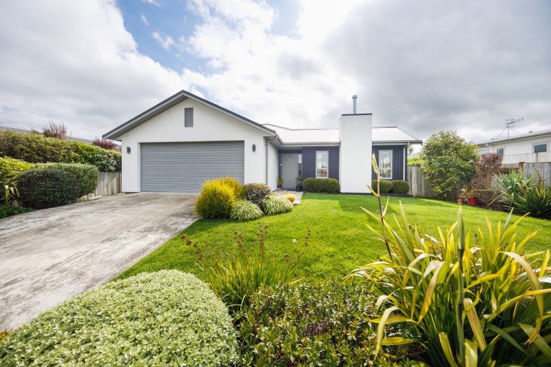 4 Poplar Grove, Feilding, Feilding - Carousel 1