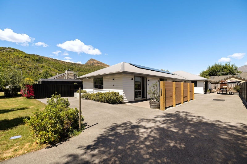 2 Preston Drive, Arrowtown, Arrowtown - Carousel 1