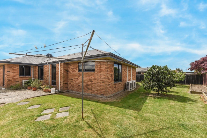 61 Lord Auckland Road, Wakefield - Carousel 16