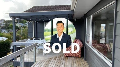 26 Oaktree Avenue, Browns Bay, Auckland - Carousel 1