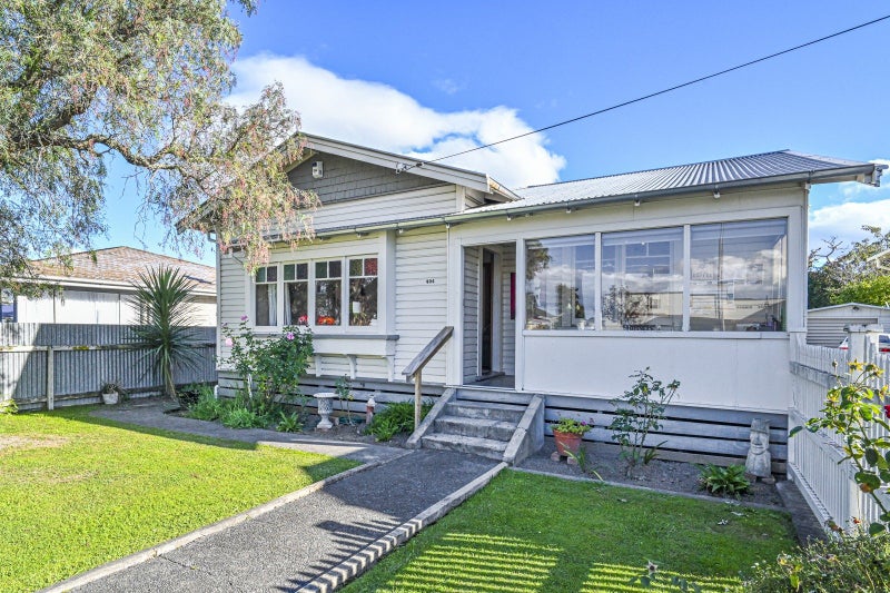 404 Southampton Street East, Hastings - Carousel 1