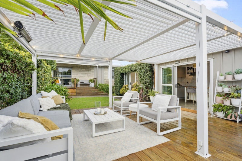 90 Crawford Avenue, Mangere Bridge, Auckland - Carousel 1