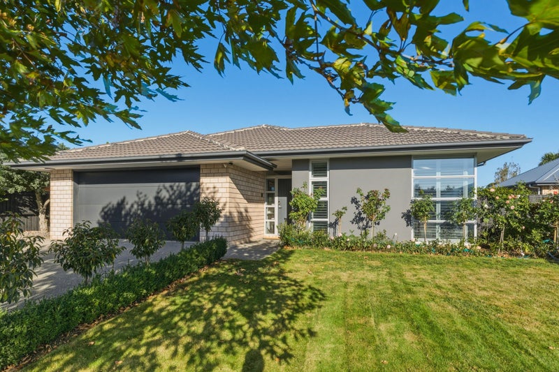 29 Pohutukawa Crescent, Parklands, Christchurch - Carousel 1